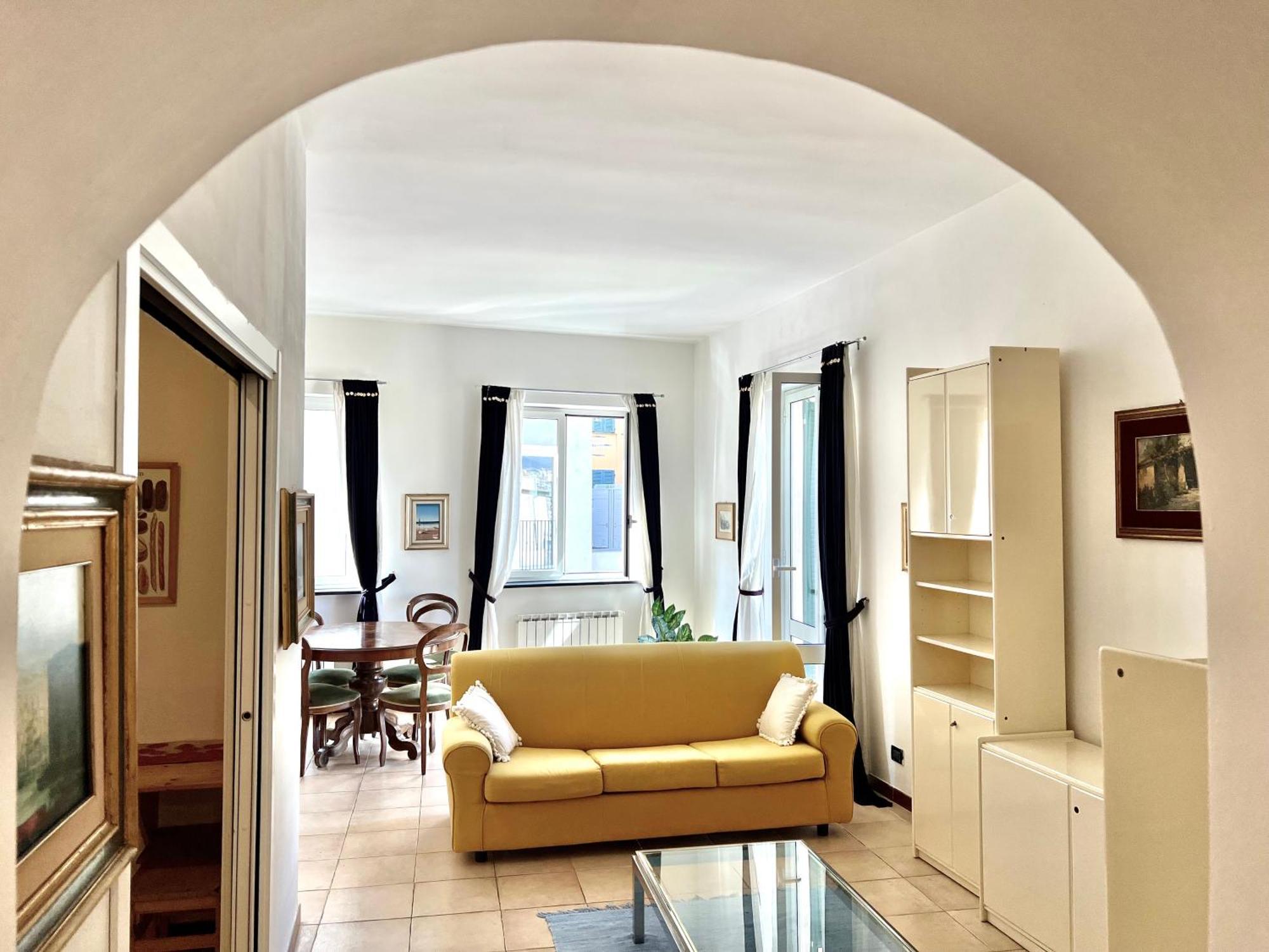 Lovingenoa Prione Apartamento *